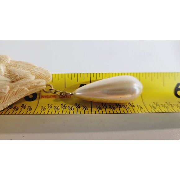 Vintage Christmas Angel Ornament Resin with White Faux Pearl Cord Hanger - Picture 6 of 7